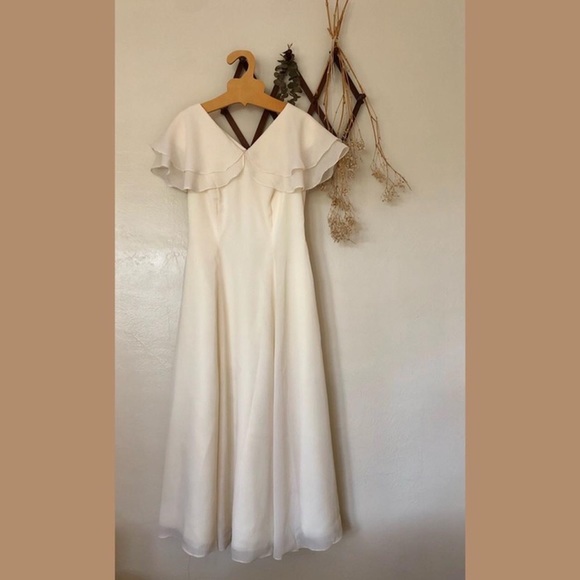 ✿VTG Beautiful White Flutter Neck Midi Dress M - Picture 2 of 6